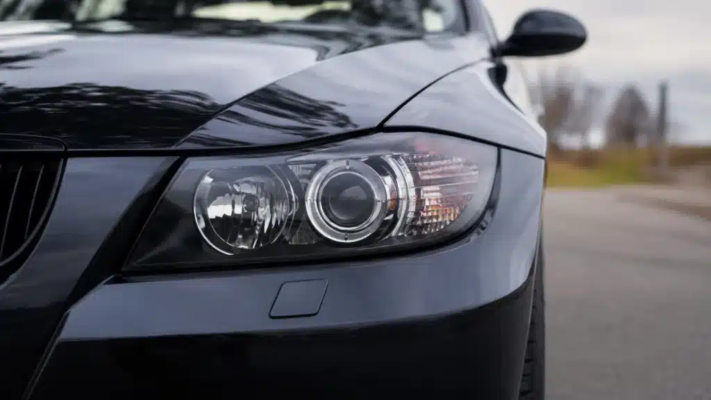 Lewy reflektor w BMW 3 E90